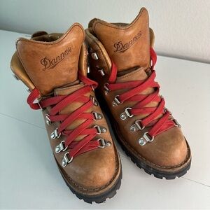 DANNER Mountain Light Women's Cascade Clovis SZ US 7.5 EUR 39.5